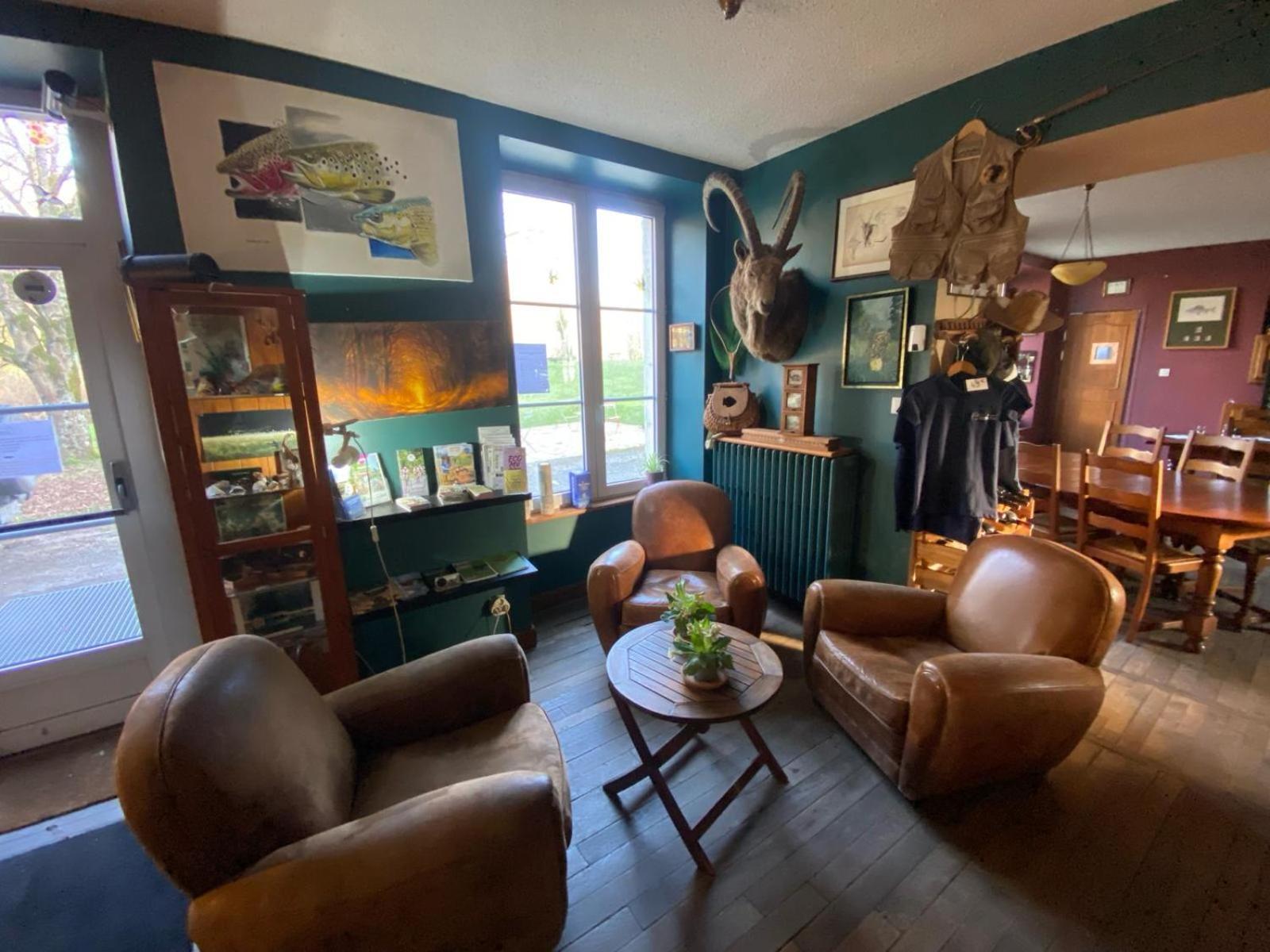 Lodge Hotel De Sommedieue Verdun ภายนอก รูปภาพ