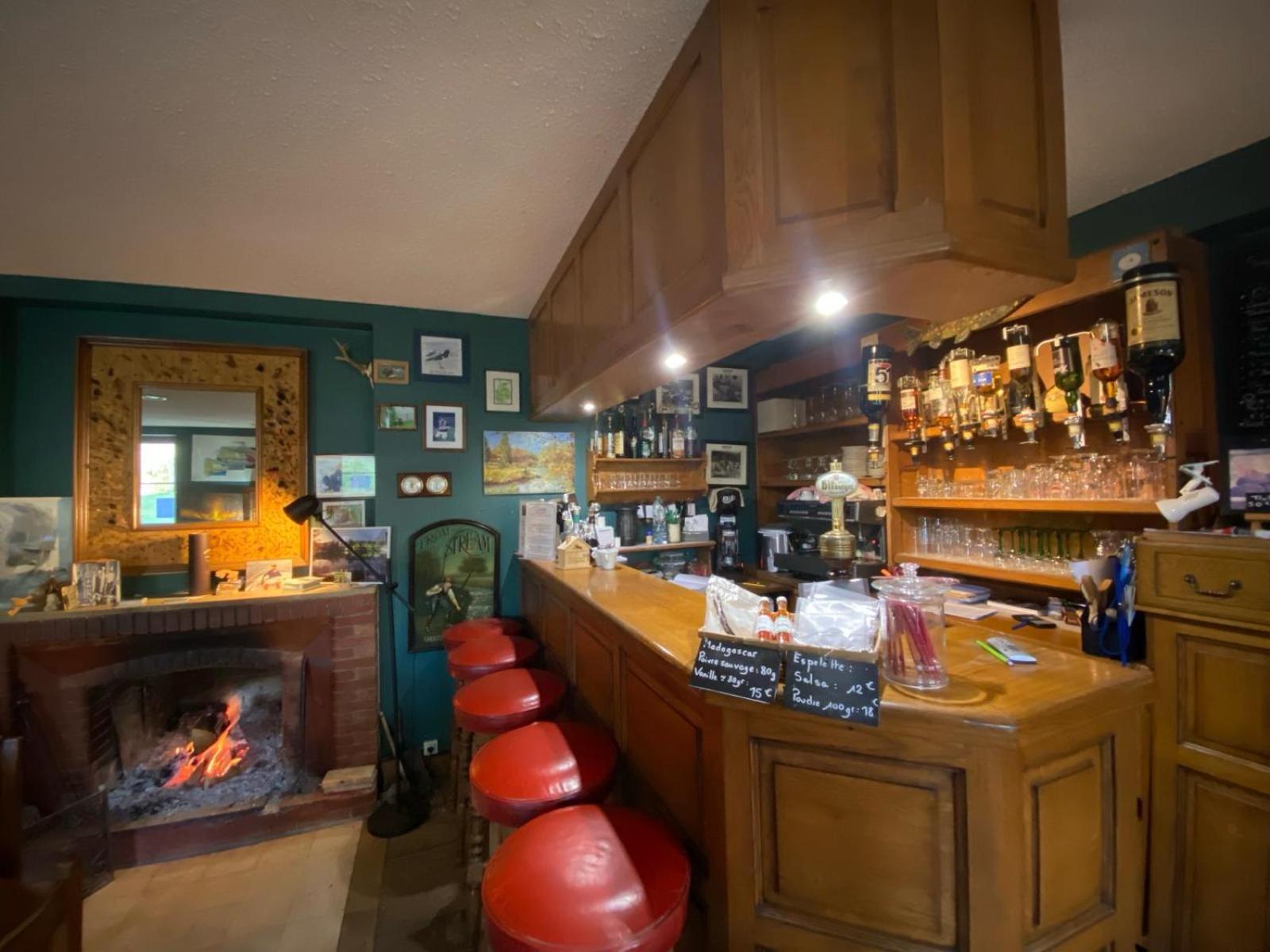 Lodge Hotel De Sommedieue Verdun ภายนอก รูปภาพ