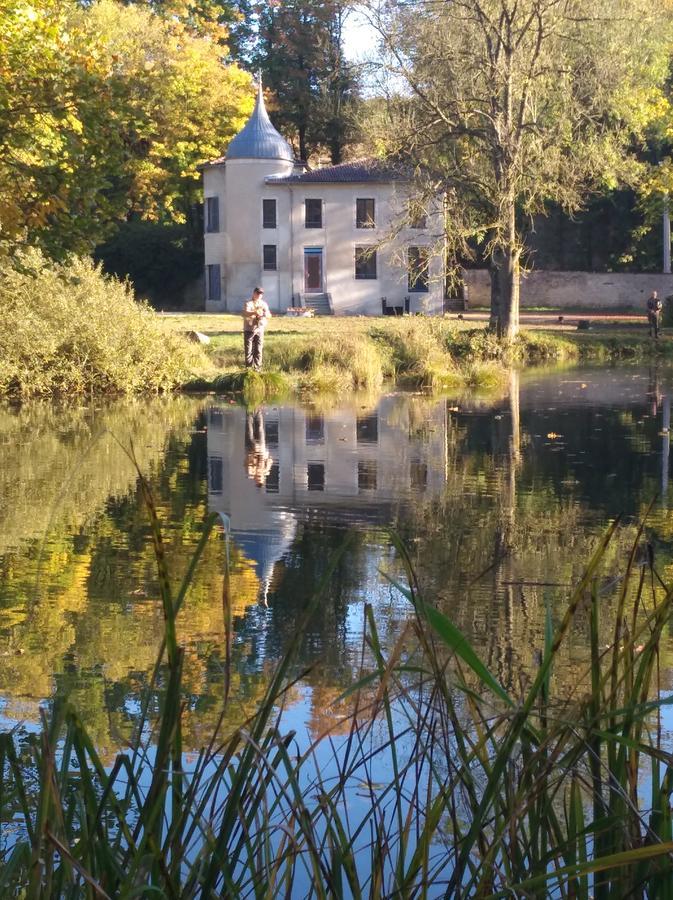 Lodge Hotel De Sommedieue Verdun ภายนอก รูปภาพ