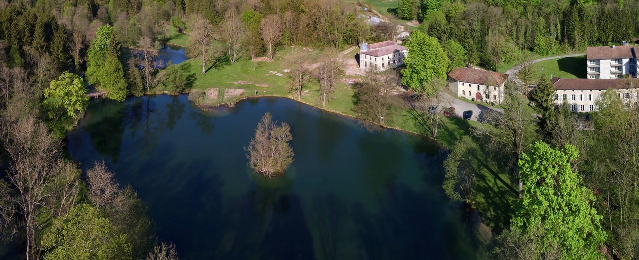 Lodge Hotel De Sommedieue Verdun ภายนอก รูปภาพ