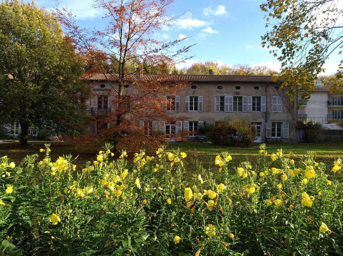 Lodge Hotel De Sommedieue Verdun ภายนอก รูปภาพ